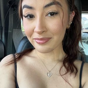 Meet your Posher, Alexsa